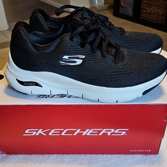 Skechers Arch Fit Red Box - Picture 5 of 11